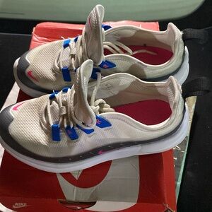 Nike Air Max Axis(GS) size 12.5C..Used!